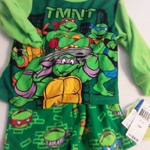 NWT Teenage Mutant Ninja Turtles 2PC Set.